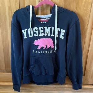 Girls medium Yosemite, California blue sweatshirt, like new.